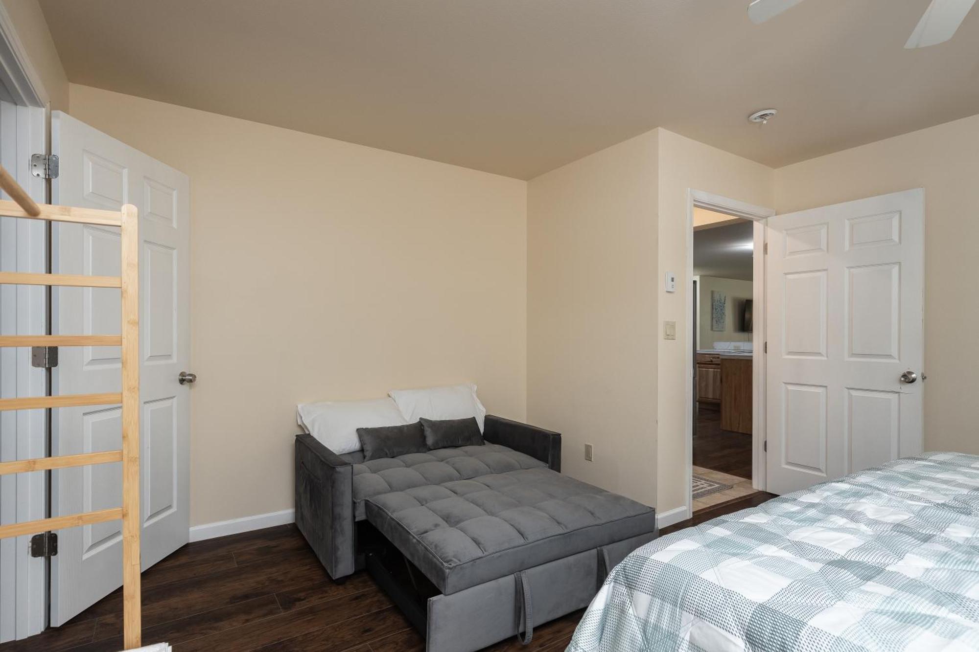 Birch Hill Homestay Феърбанкс Екстериор снимка